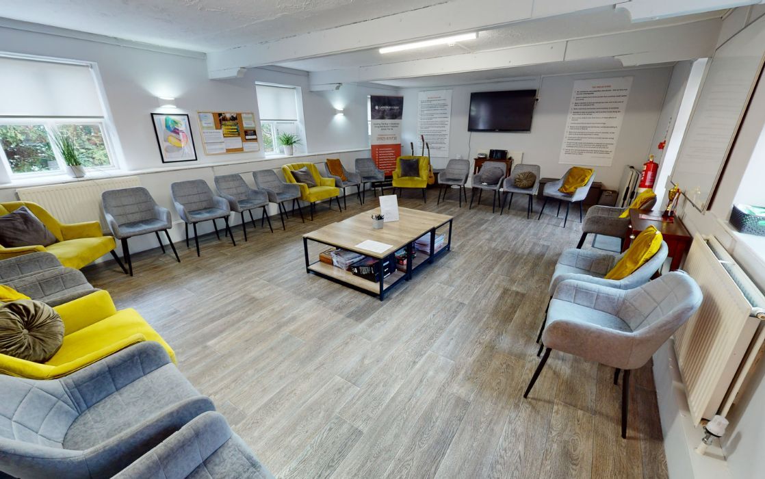 drug and alcohol rehab therapy room