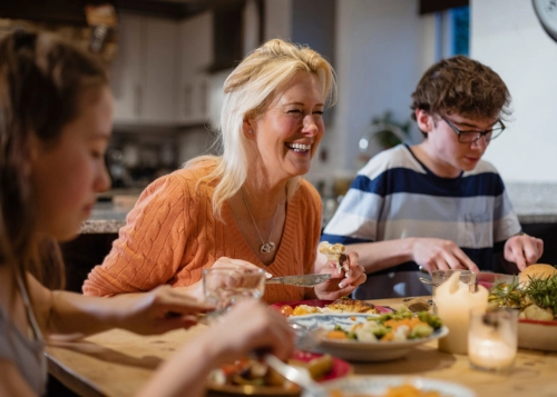 rebuilding your life in recovery. A family enjoying dinner